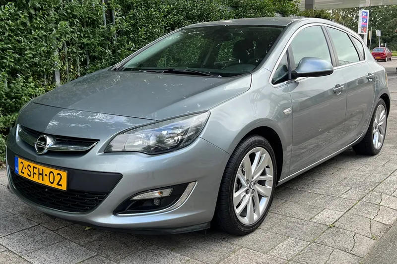 Opel Astra (2013)