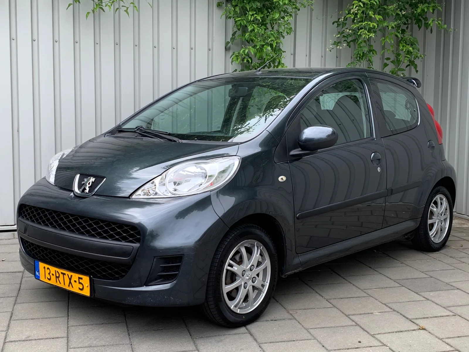 Peugeot 107 (2011) — foto 1