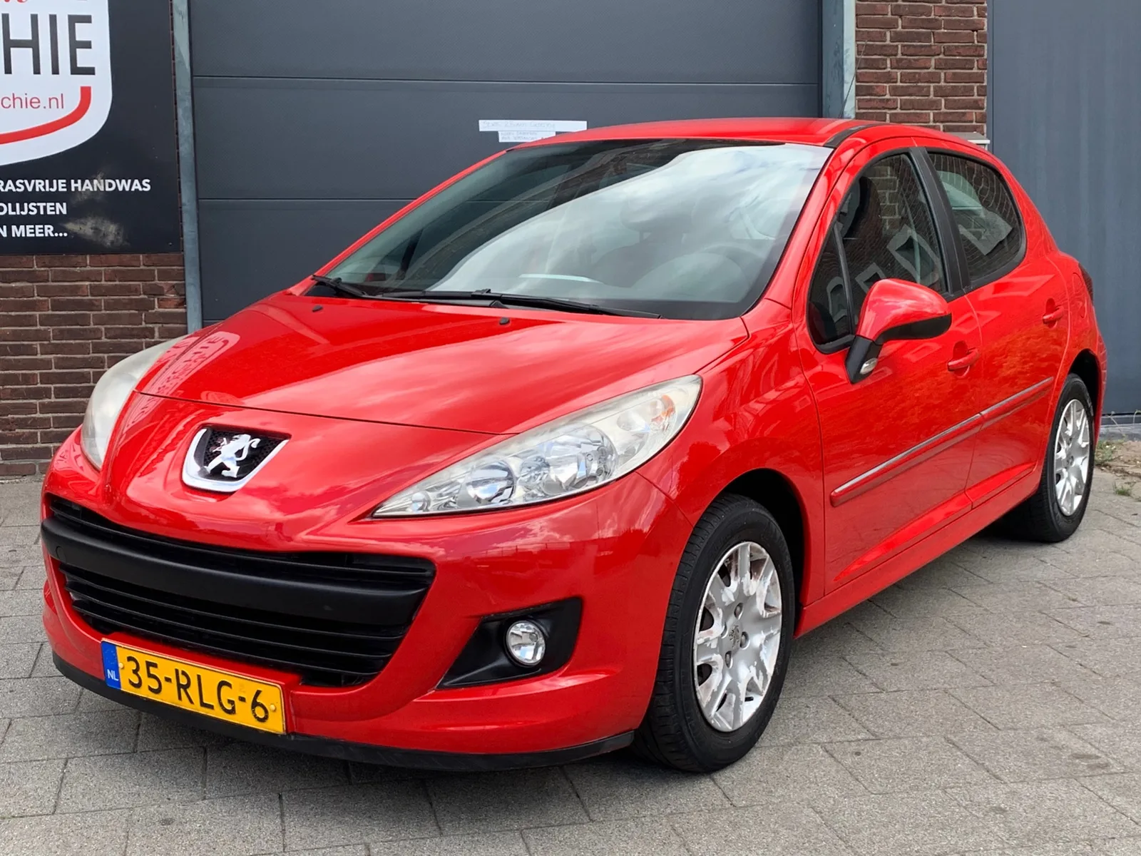 Peugeot 207 (2011) — foto 1