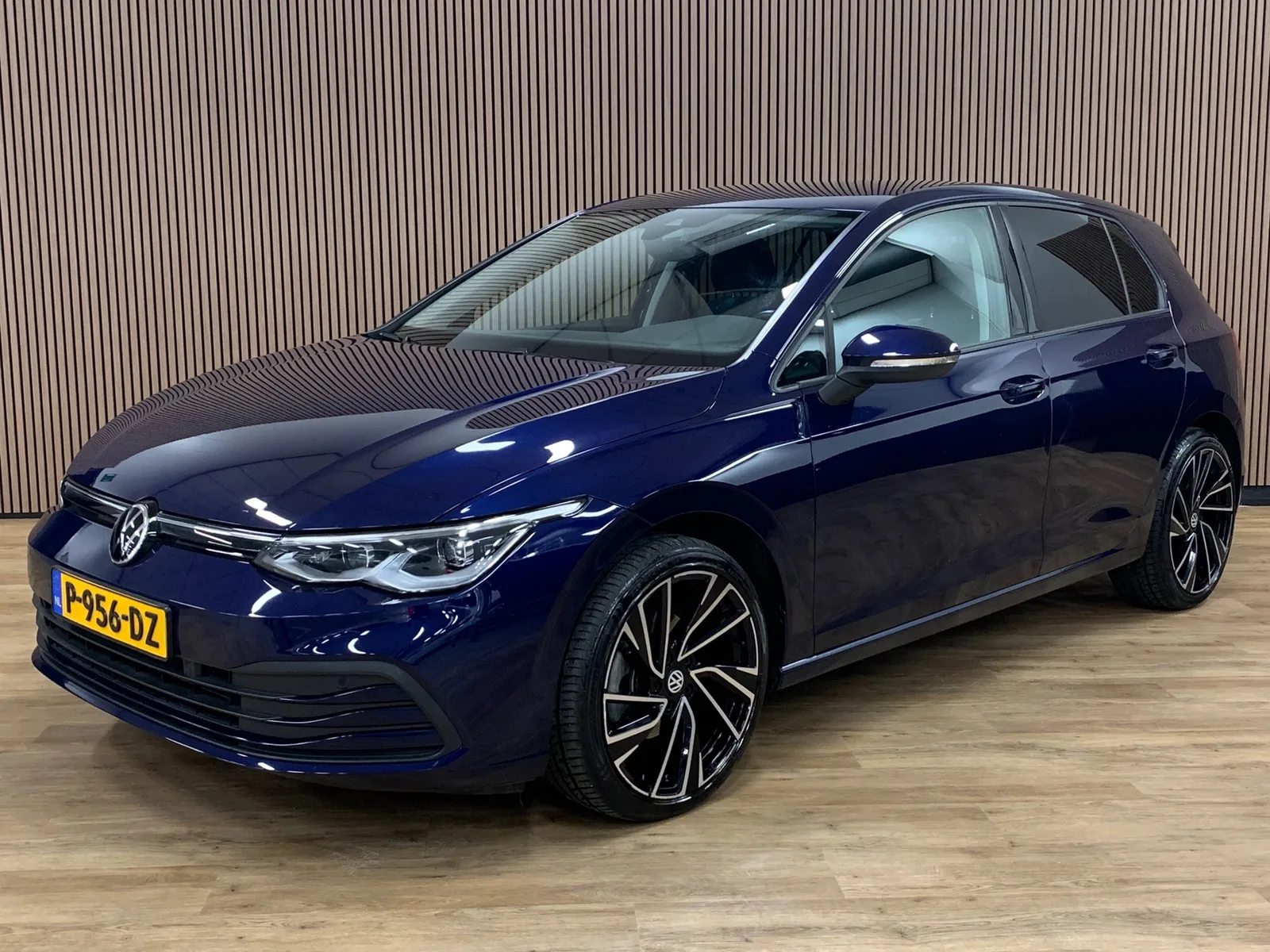 Volkswagen Golf (2020) — foto 1