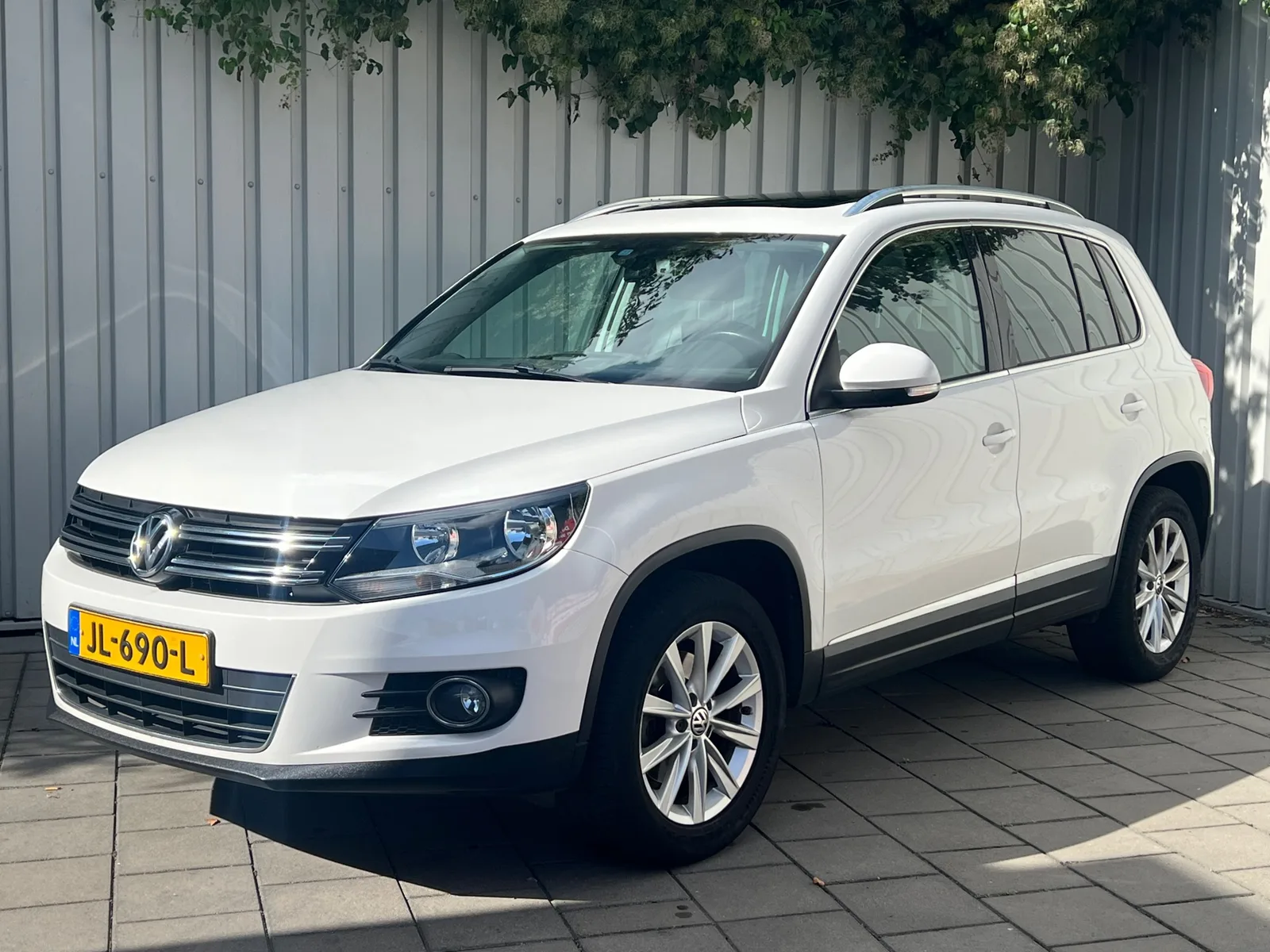 Volkswagen Tiguan (2012) — foto 1