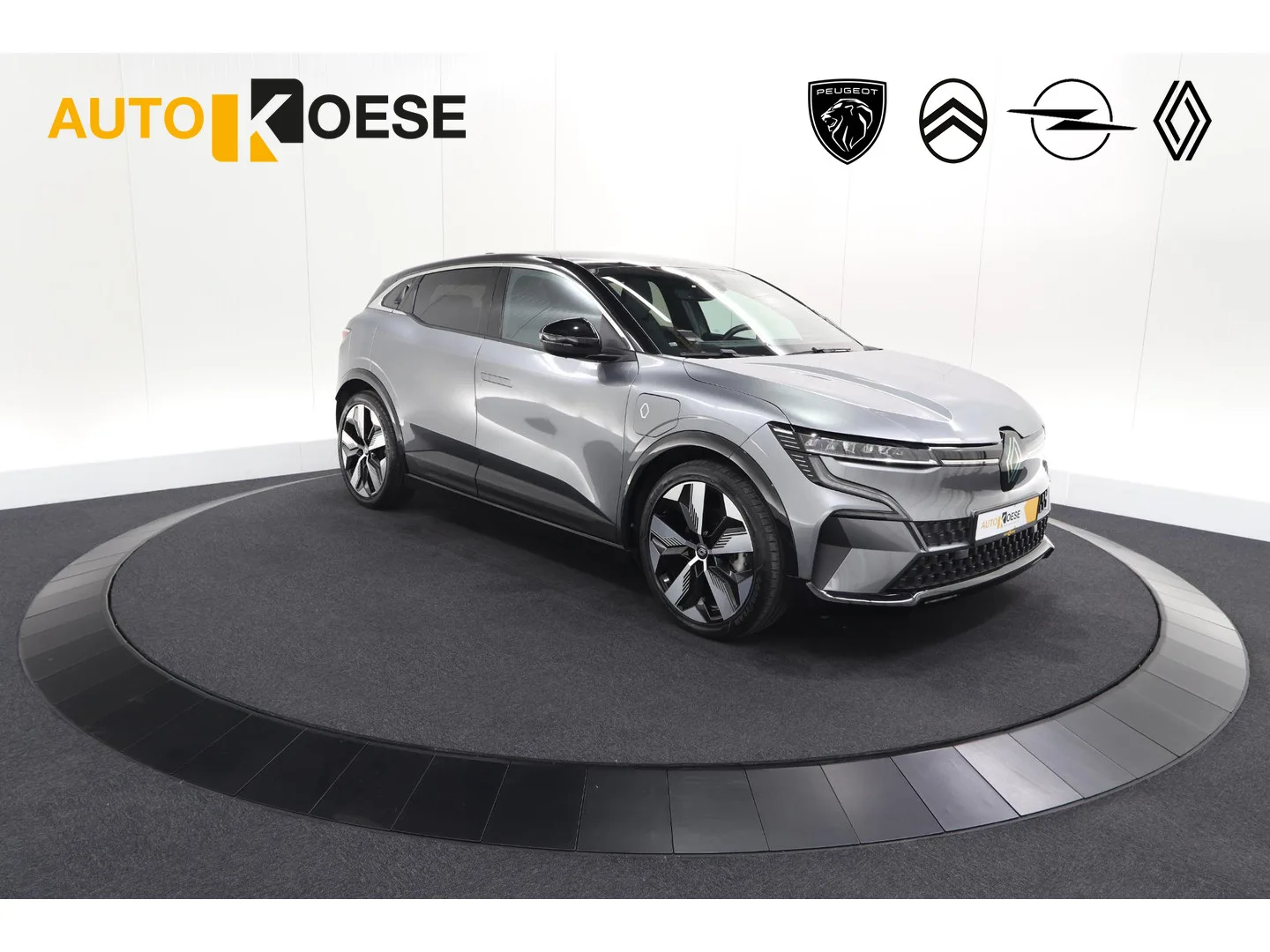 Renault Mégane E-Tech (2023) — foto 1