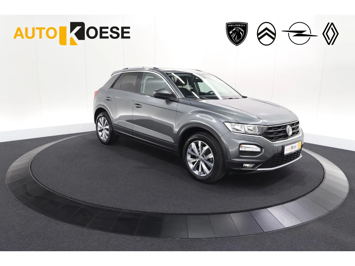 Volkswagen T-Roc (2020) — foto 1