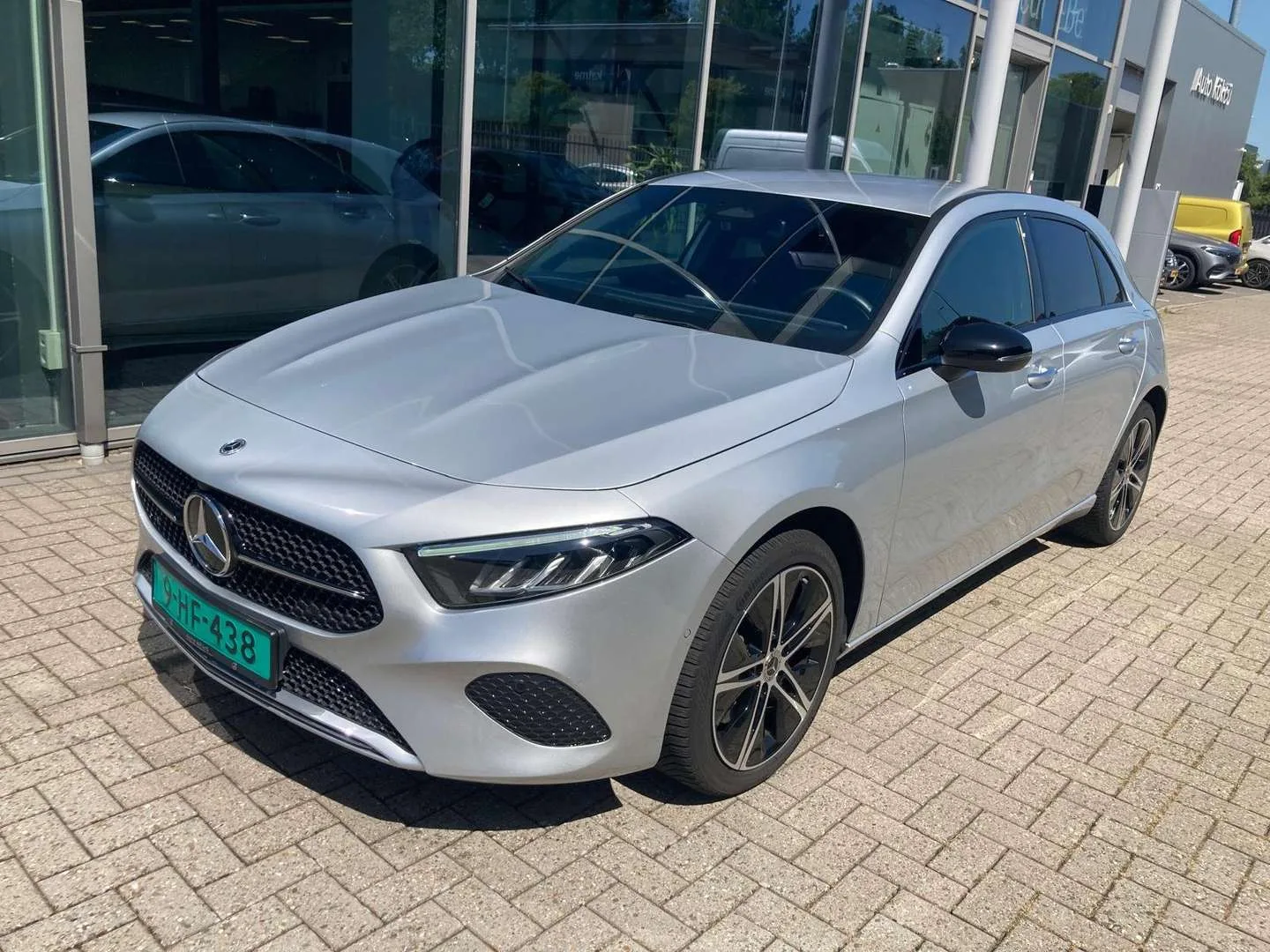 Mercedes-Benz van (2024) — foto 1