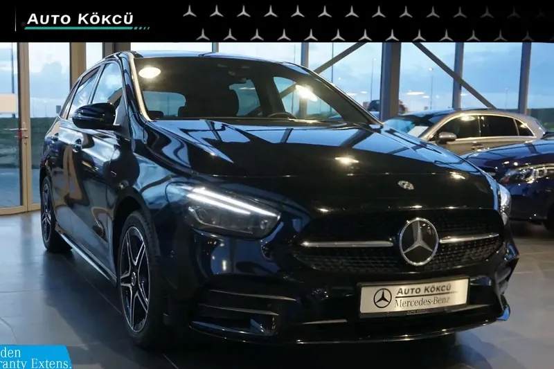 Mercedes-Benz van (2020)