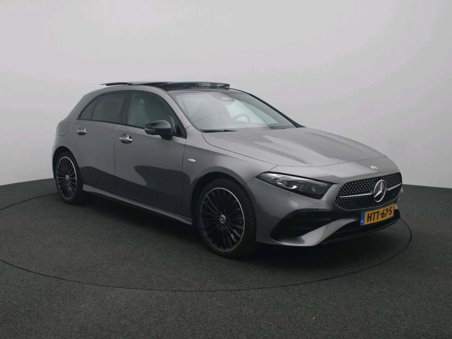Mercedes-Benz van (2025) — foto 1