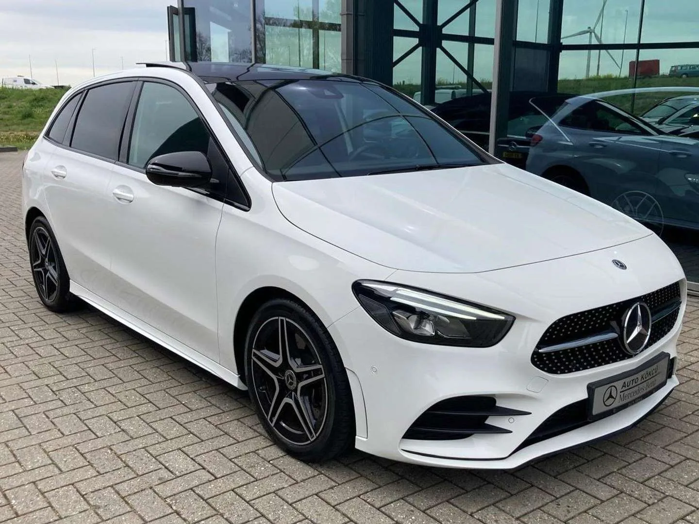 Mercedes-Benz Van (2019) — foto 1