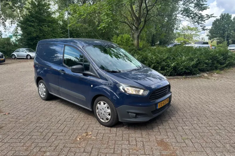 Ford Transit Courier (2016)
