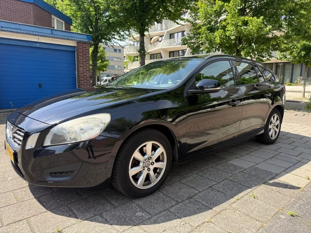 Volvo V60 (2012) — foto 1