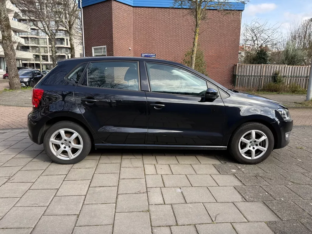 Volkswagen Polo (2011) — foto 1