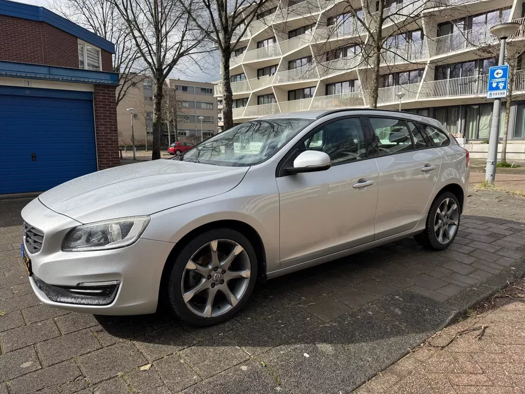 Volvo V60 (2016) — foto 1