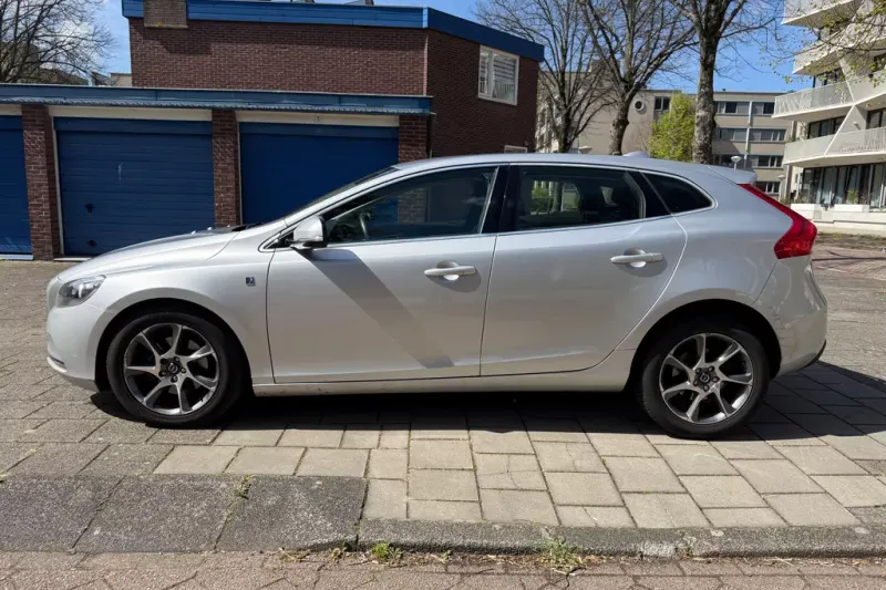 Volvo V40 (2015)