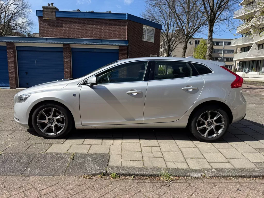 Volvo V40 (2015) — foto 1