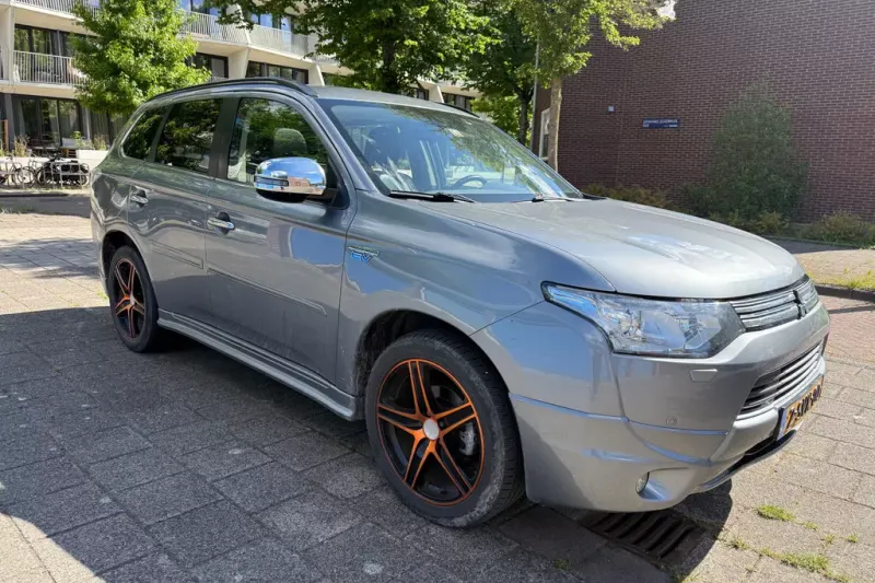 Mitsubishi Outlander (2013)