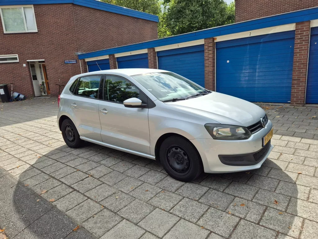 Volkswagen Polo (2013) — foto 1