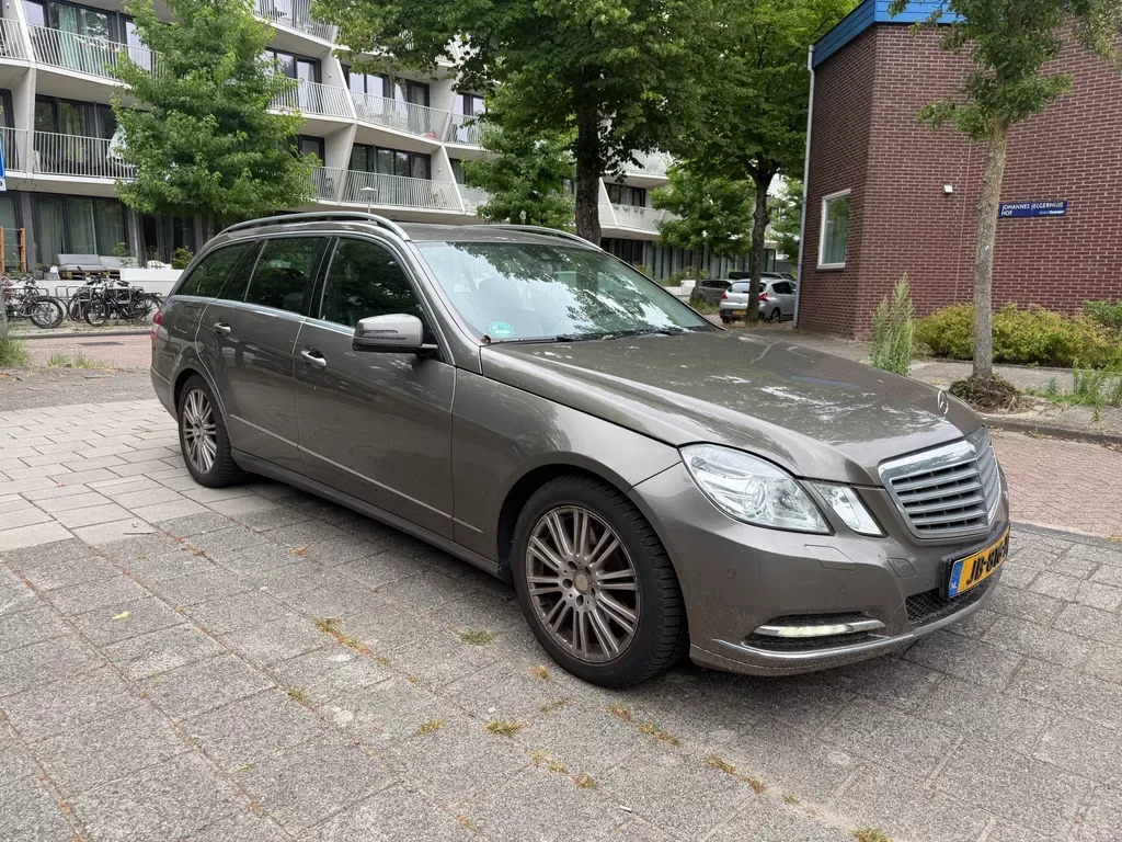 Mercedes-Benz E-Klasse (2012) — foto 1