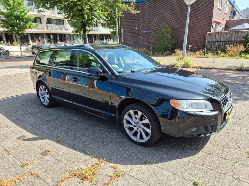Volvo V70 (2011) — foto 1