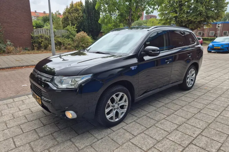 Mitsubishi Outlander (2014)