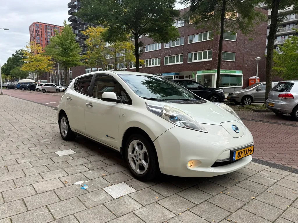 Nissan Leaf (2012) — foto 1