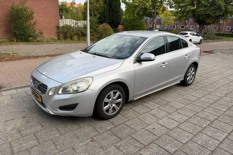 Volvo S60 (2011)