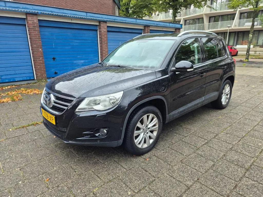 Volkswagen Tiguan (2009) — foto 1