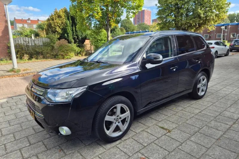 Mitsubishi Outlander (2013)