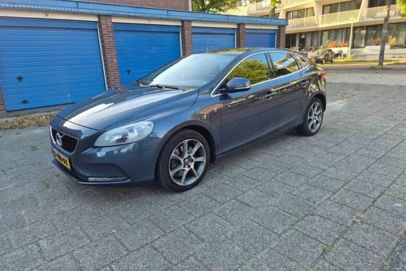 Volvo V40 (2016)