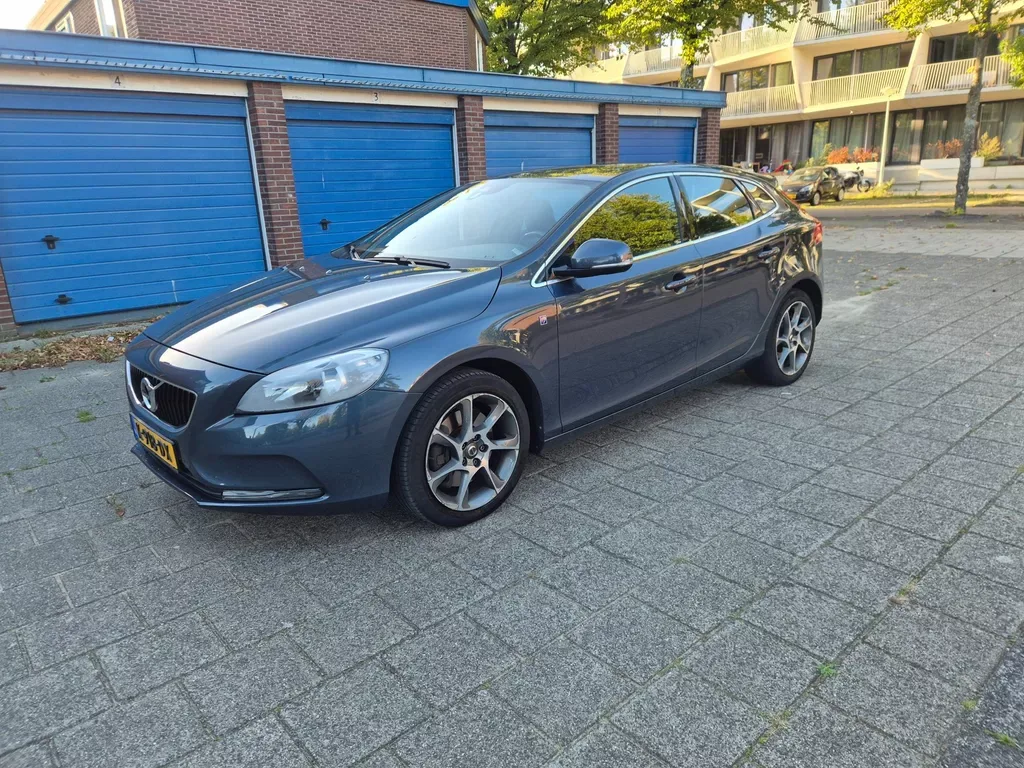 Volvo V40 (2016) — foto 1