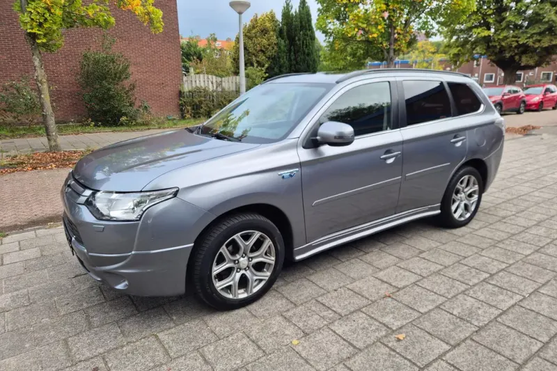 Mitsubishi Outlander (2013)