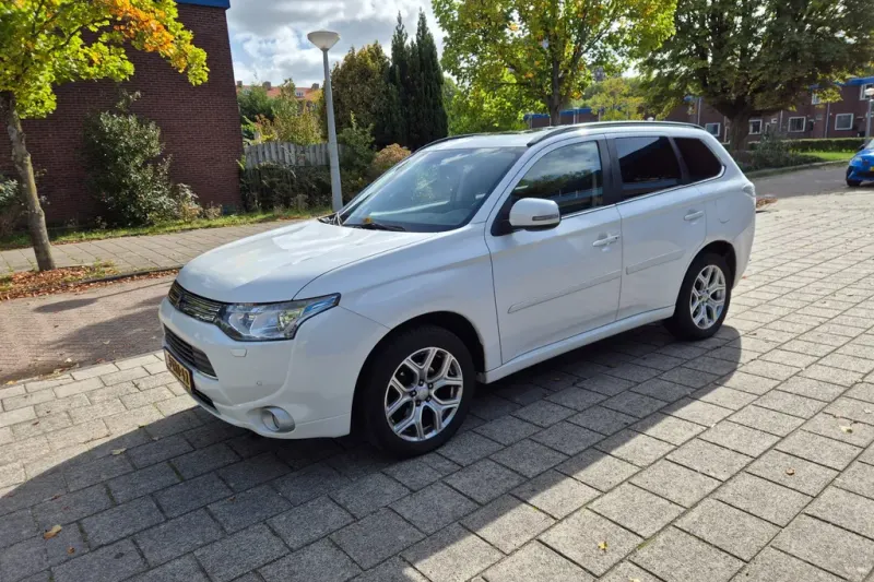 Mitsubishi Outlander (2013)