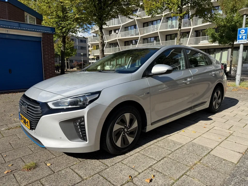 Hyundai Ioniq (2017) — foto 1