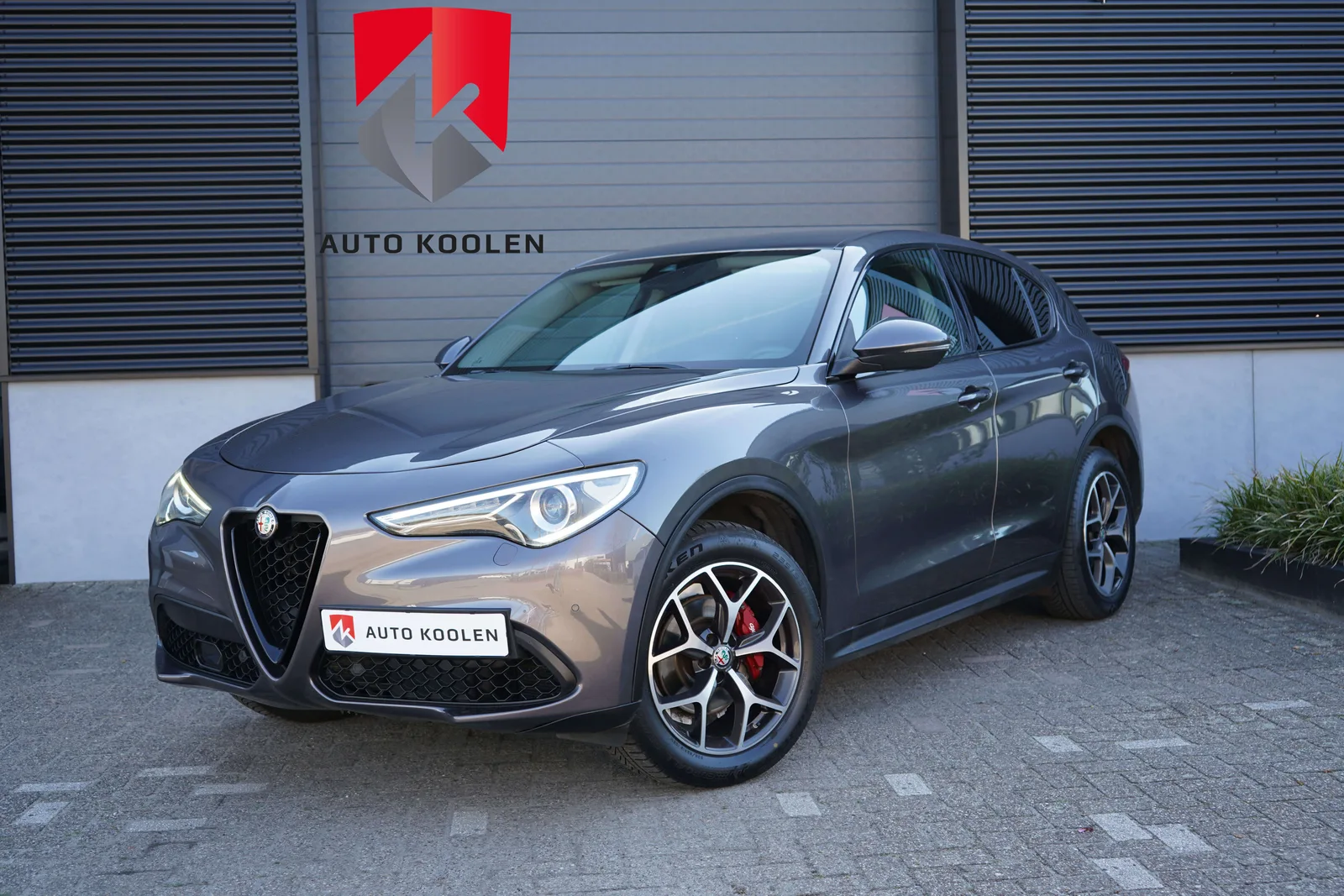 Alfa Romeo Stelvio (2018) — foto 1