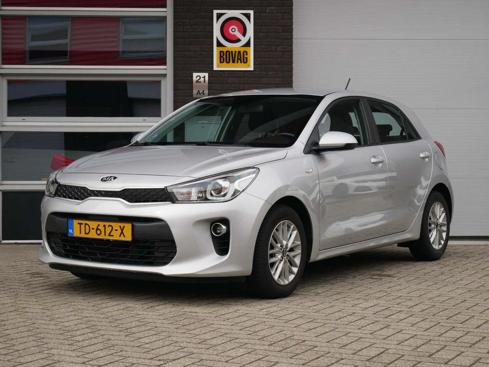 Kia Rio (2018) — foto 1