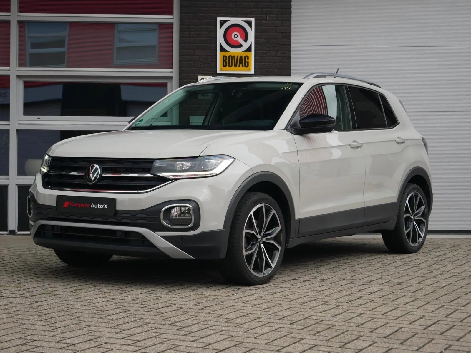Volkswagen T-Cross (2023) — foto 1