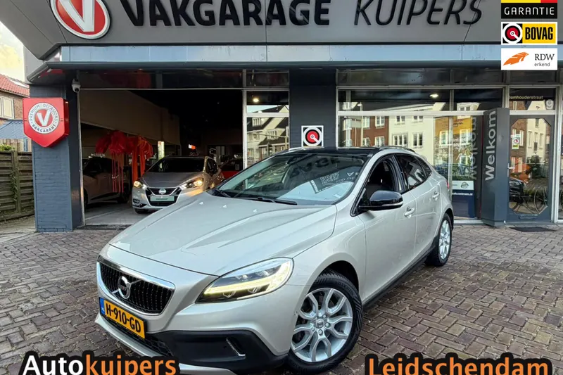 Volvo V40 (2020)