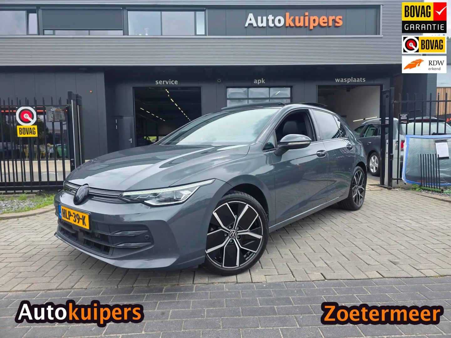 Volkswagen Golf (2024) — foto 1