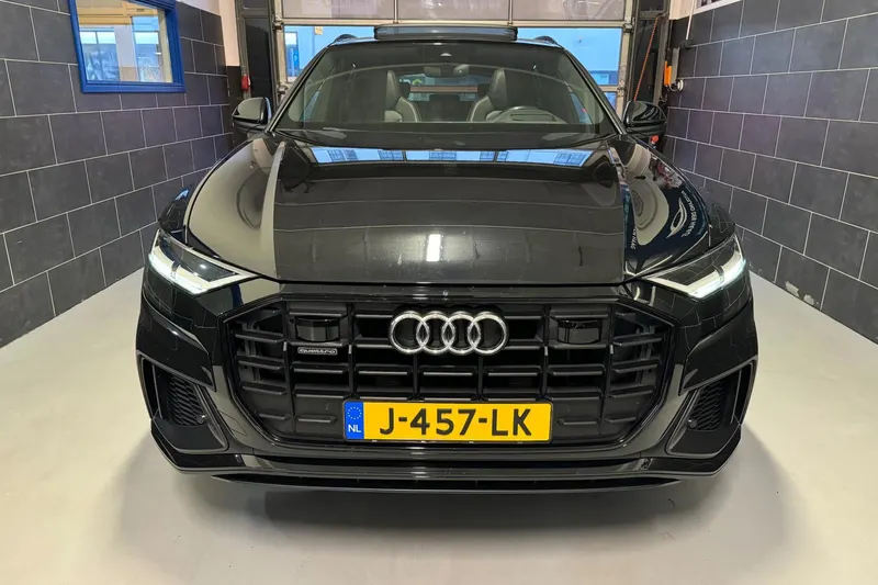 Audi Q8 (2019)