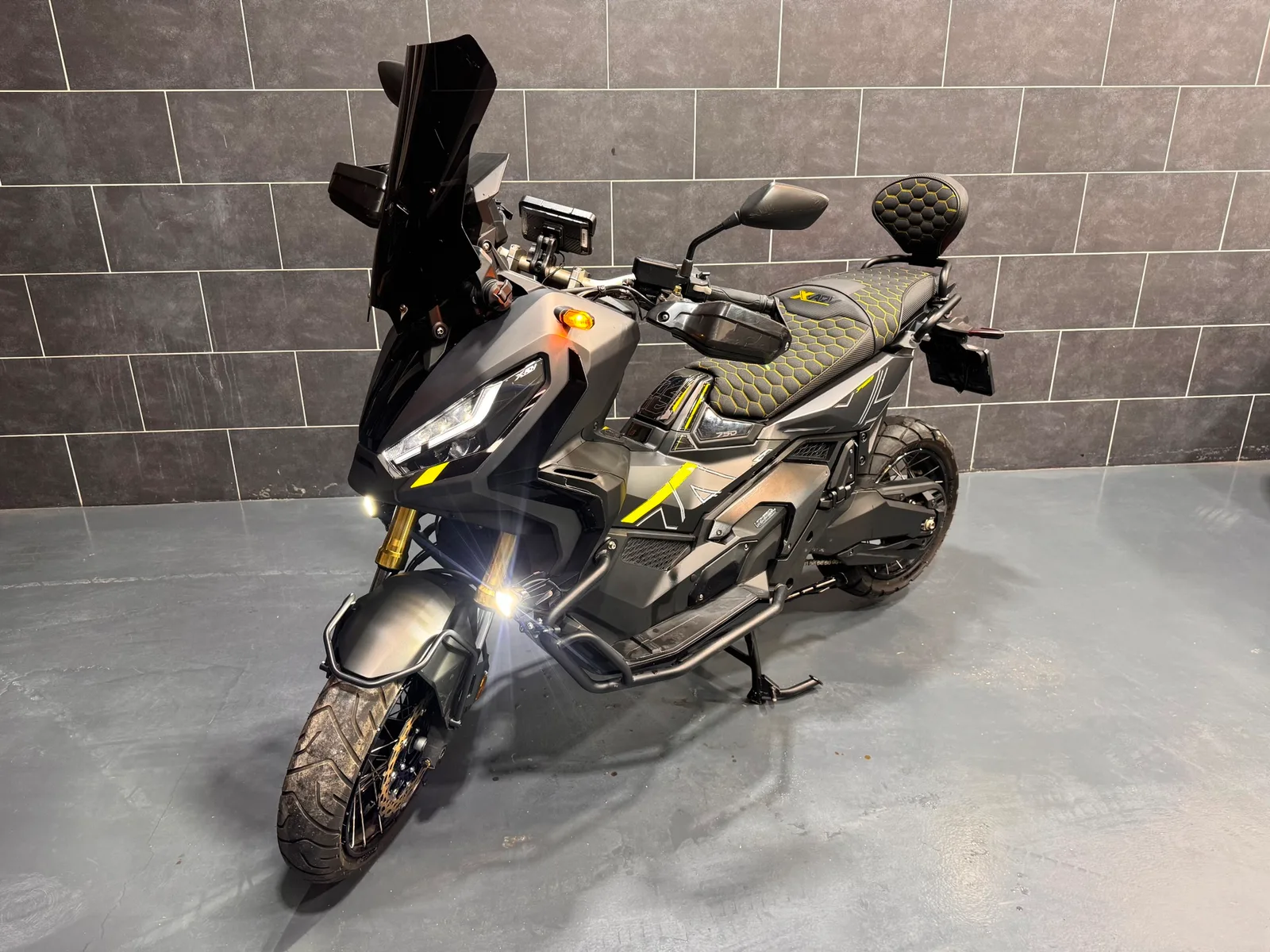 Honda X-ADV 750 TERMIGNONI CARPLAY FULL OPTION (2023) — foto 1