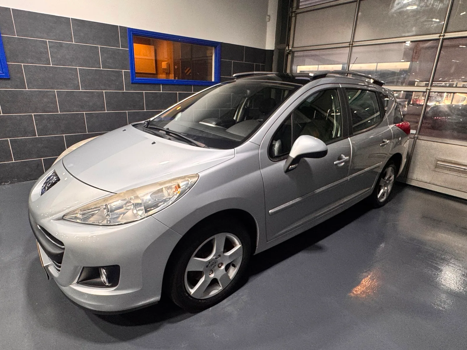 Peugeot 207 (2010) — foto 1