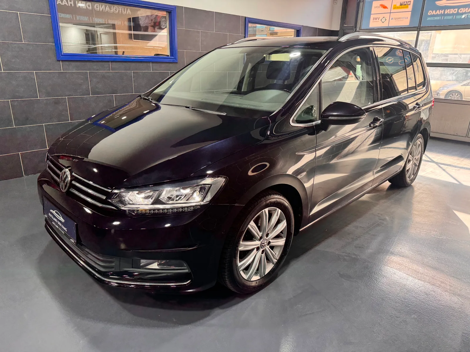 Volkswagen Touran (2017) — foto 1
