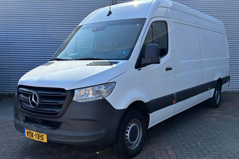 Mercedes-Benz Sprinter (2023)