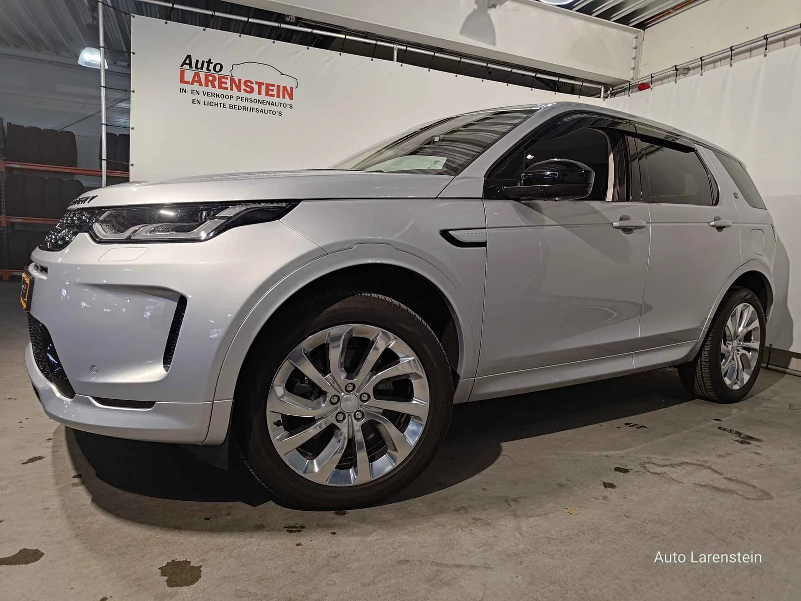 Land Rover Discovery Sport (2023) — foto 1