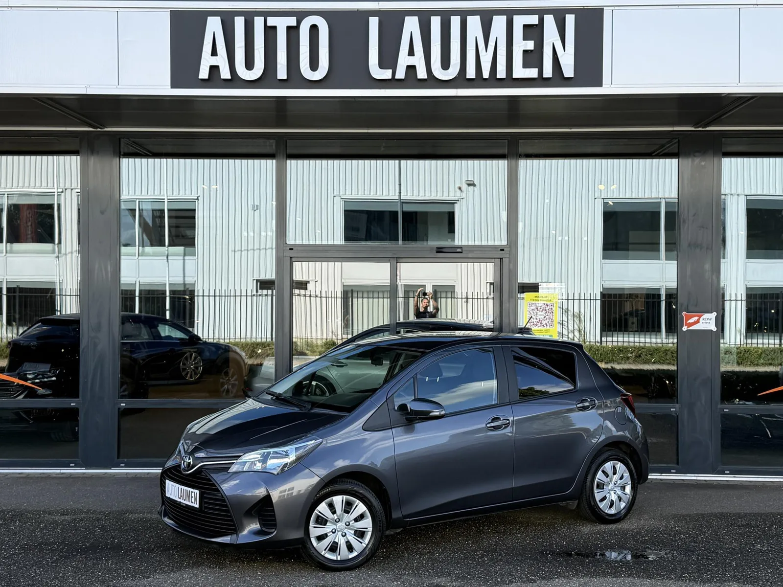 Toyota Yaris (2017) — foto 1