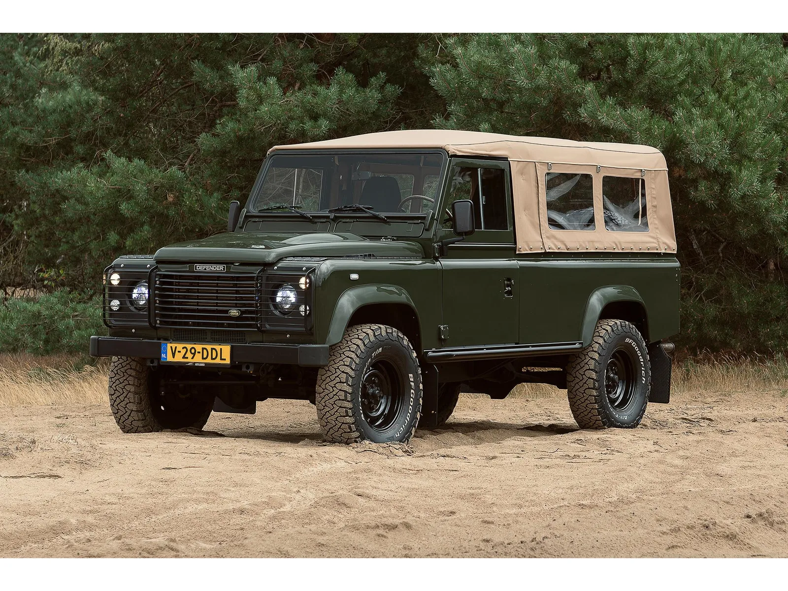 Land Rover Defender (1999) — foto 1