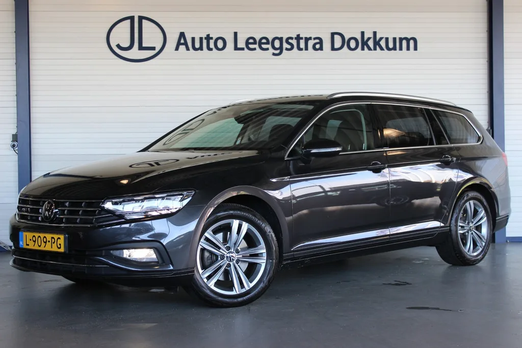 Volkswagen Passat (2021) — foto 1