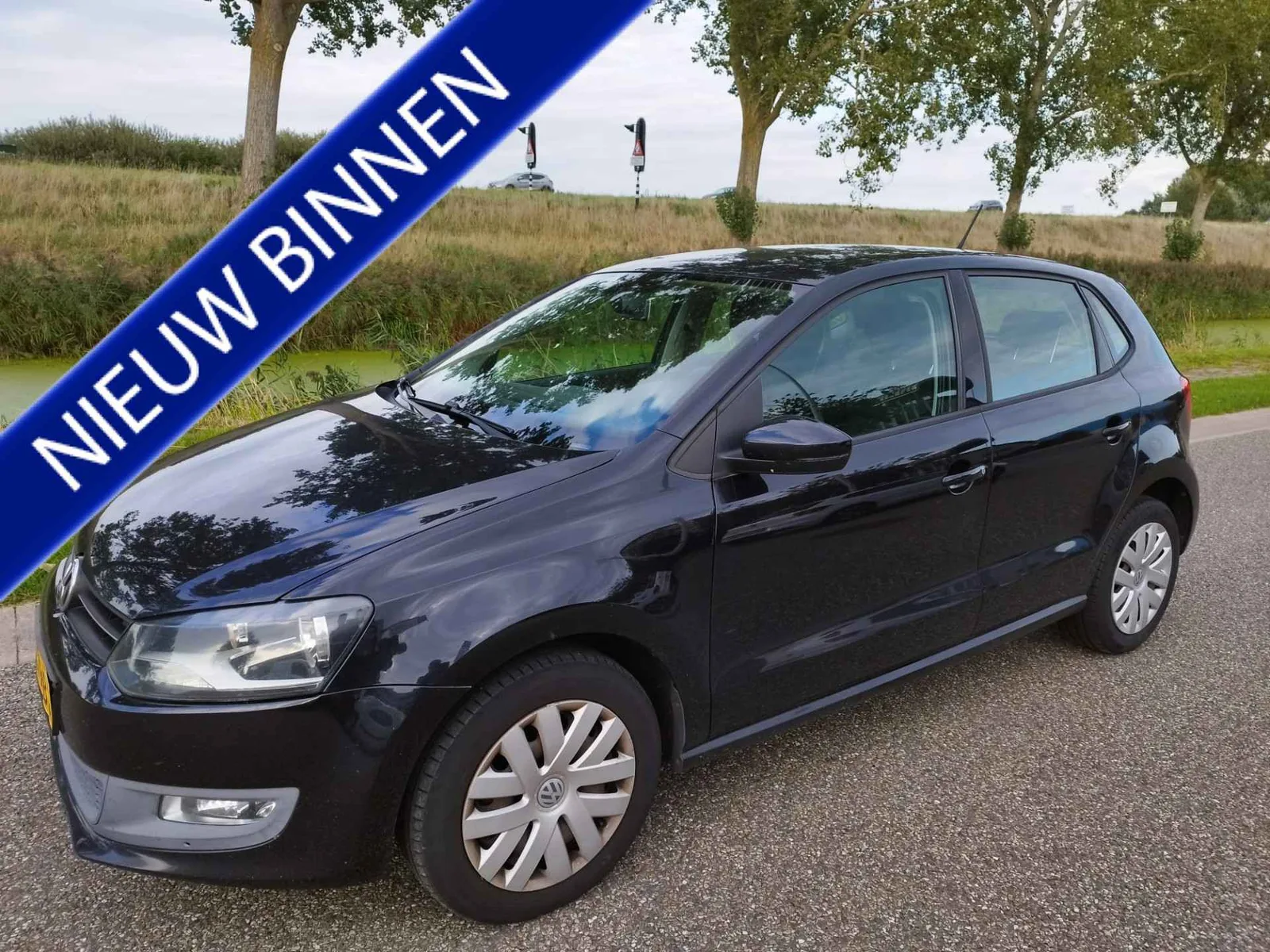 Volkswagen Polo (2011) — foto 1