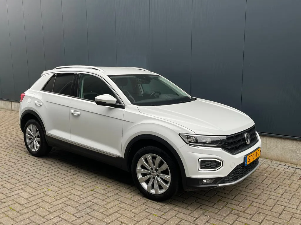 Volkswagen T-Roc (2018) — foto 1
