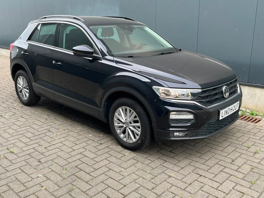 Volkswagen T-Roc (2018) — foto 1