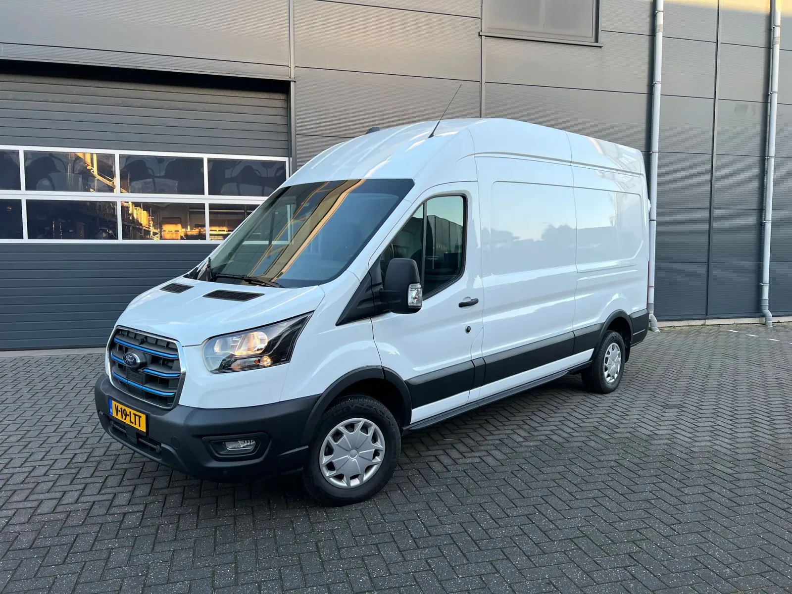 Ford E-Transit (2023) — foto 1