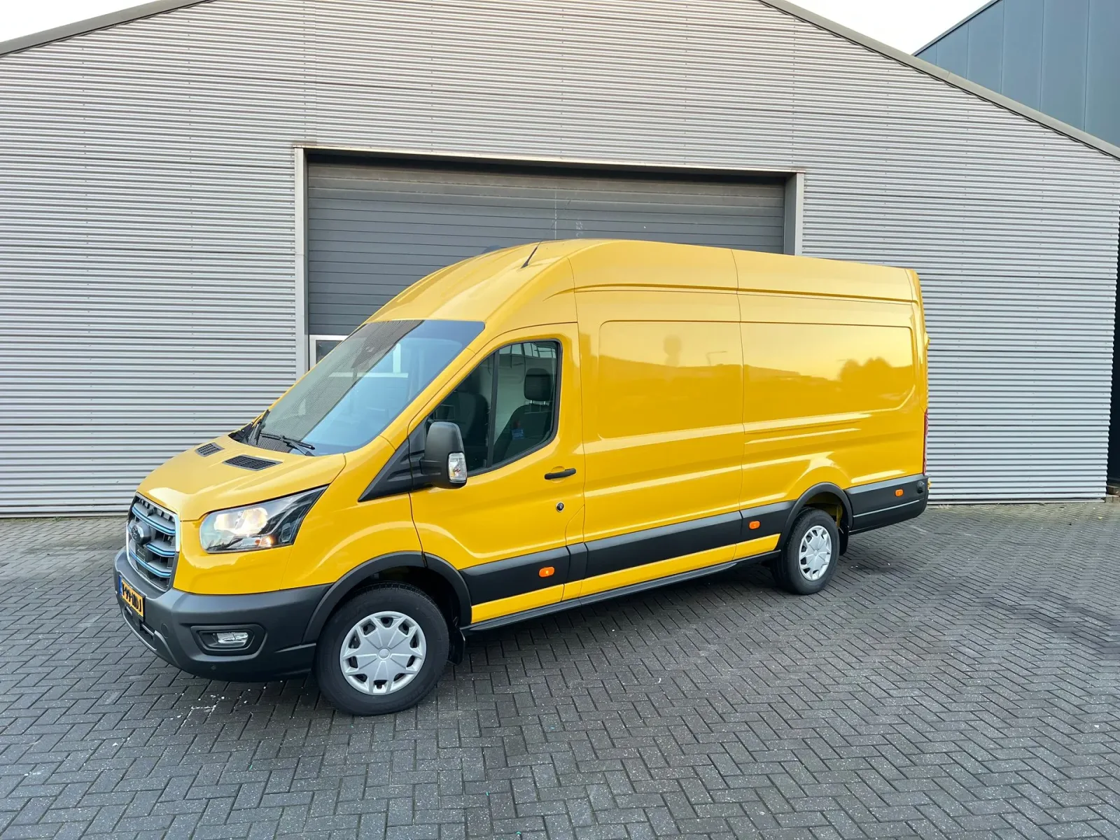 Ford E-Transit (2023) — foto 1